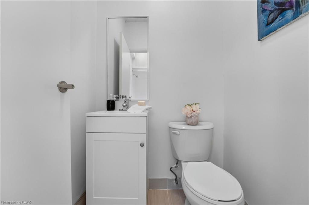 11-44 Queenston Street Property Photo 22
