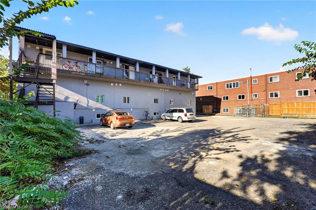 11-44 Queenston Street Property Photo 31
