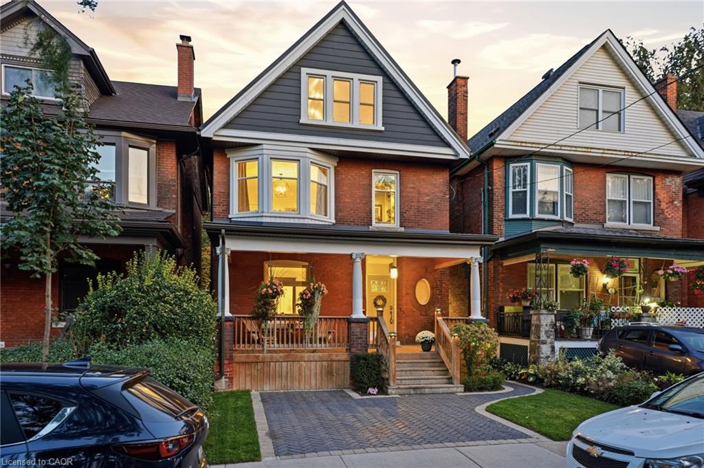 35 Fairleigh Avenue S Property Photo 1
