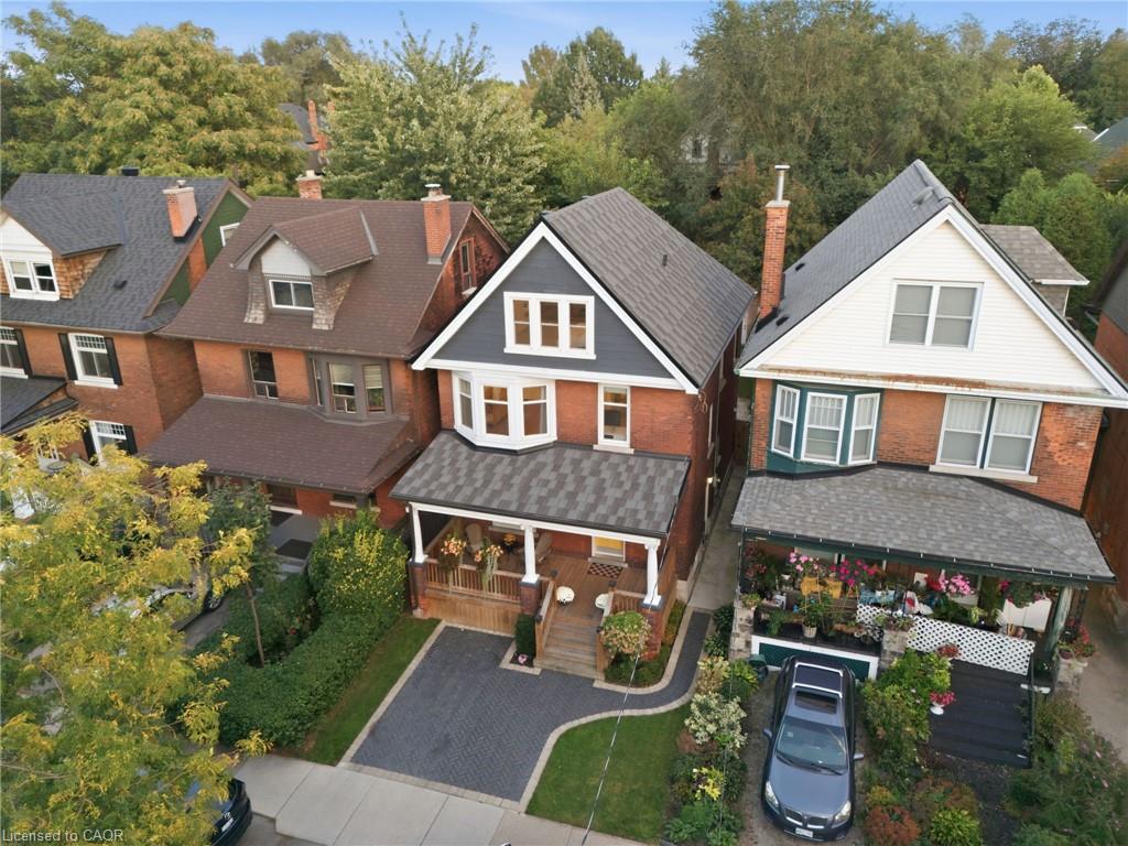 35 Fairleigh Avenue S Property Photo 2