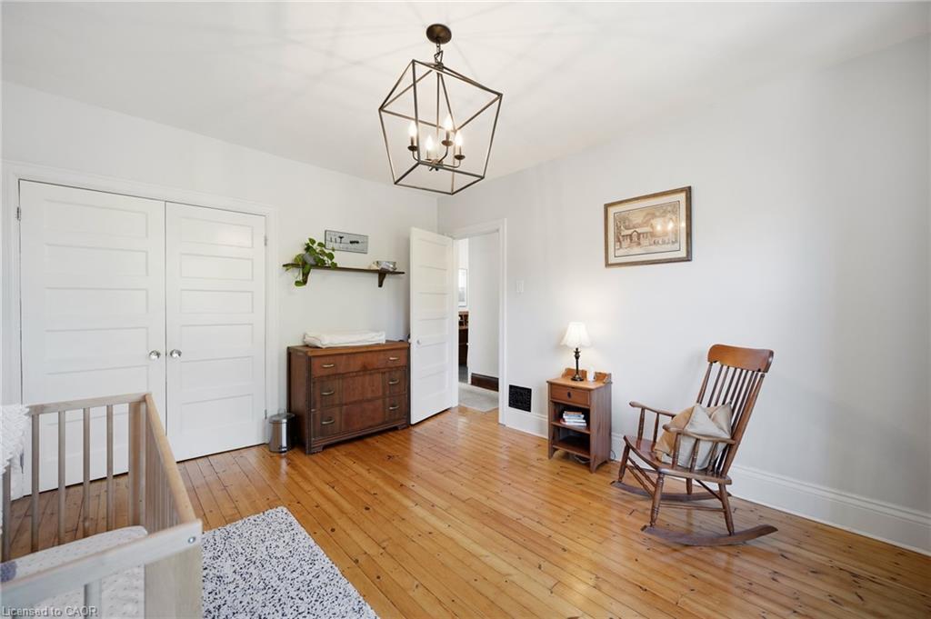 35 Fairleigh Avenue S Property Photo 18