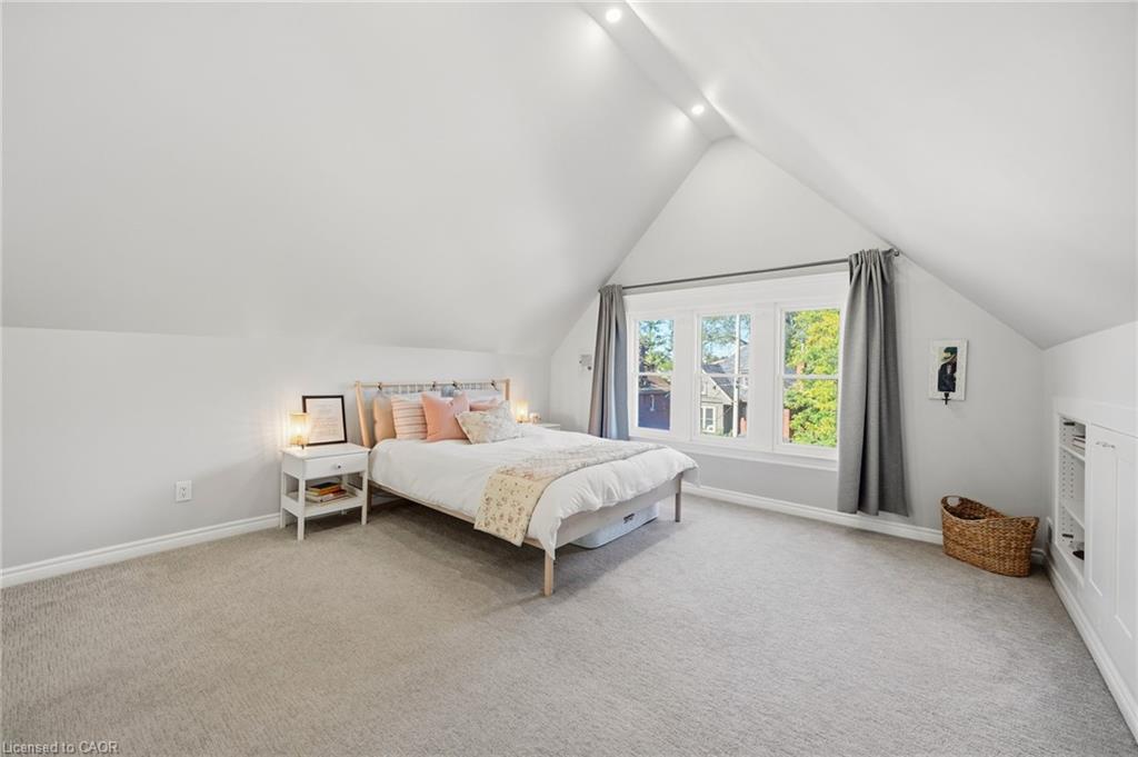 35 Fairleigh Avenue S Property Photo 22