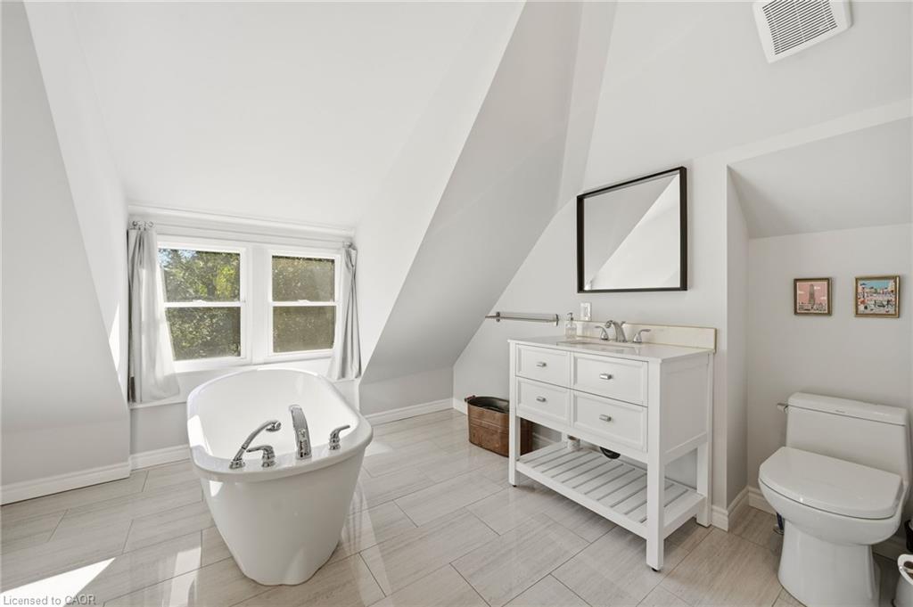 35 Fairleigh Avenue S Property Photo 24