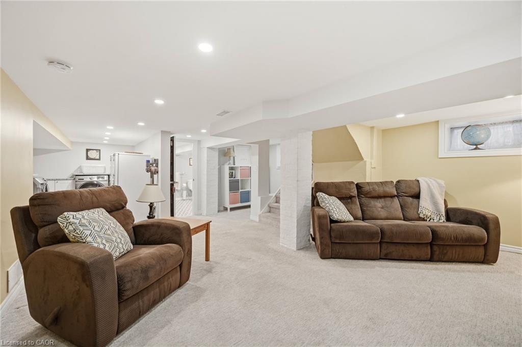 35 Fairleigh Avenue S Property Photo 27