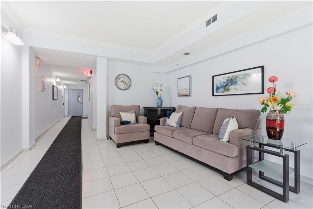 203-966 Queenston Road Property Photo 8
