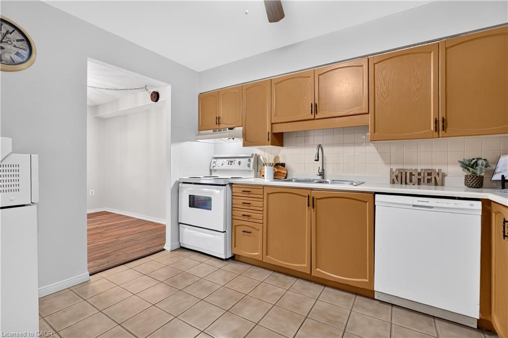 203-966 Queenston Road Property Photo 16