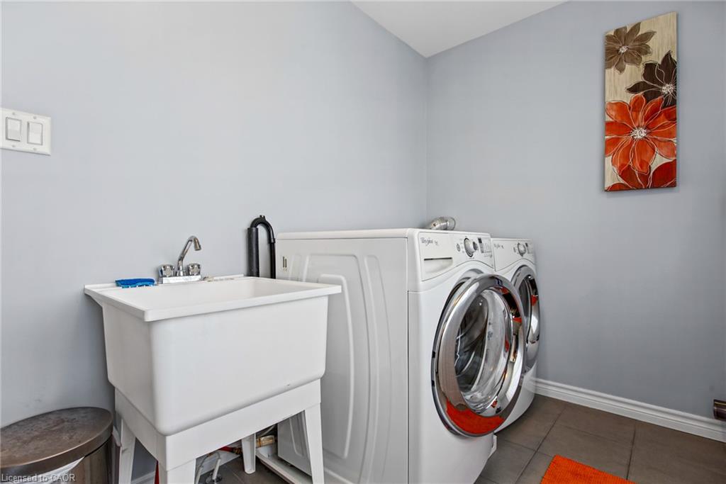 7 Lampman Drive Property Photo 16
