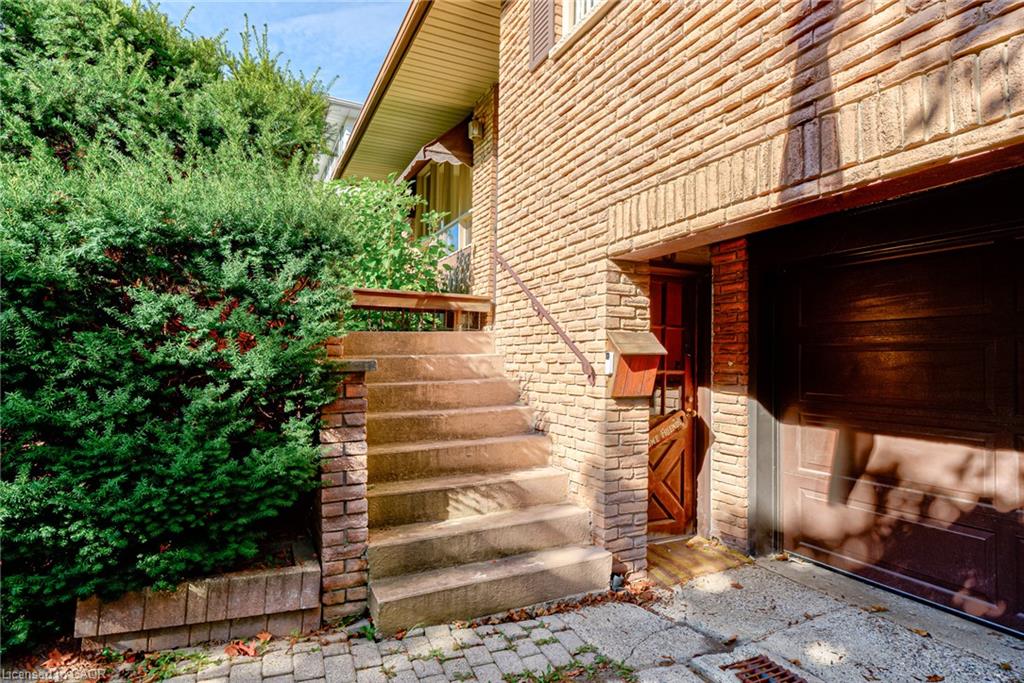 8 Bonnylyn Drive Property Photo 4