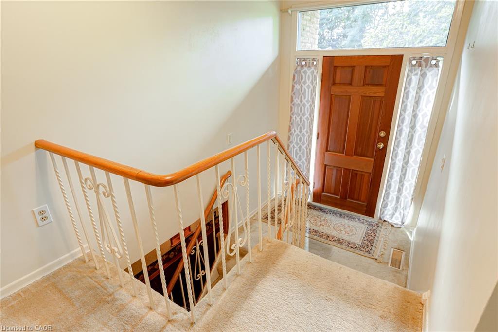 8 Bonnylyn Drive Property Photo 6