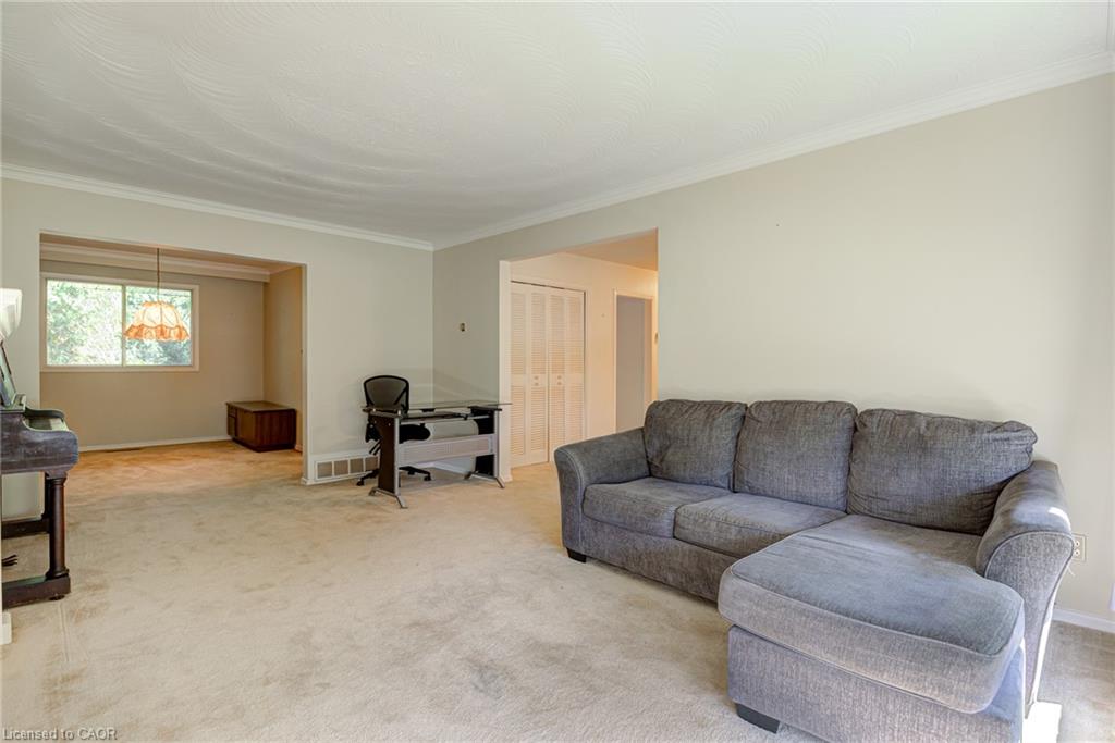 8 Bonnylyn Drive Property Photo 8