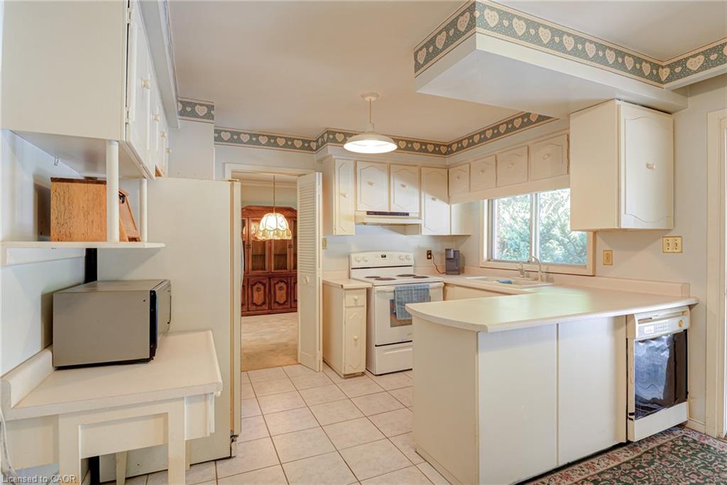 8 Bonnylyn Drive Property Photo 12