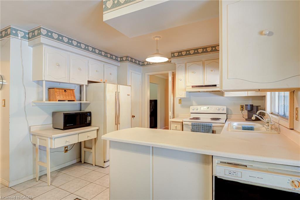 8 Bonnylyn Drive Property Photo 13