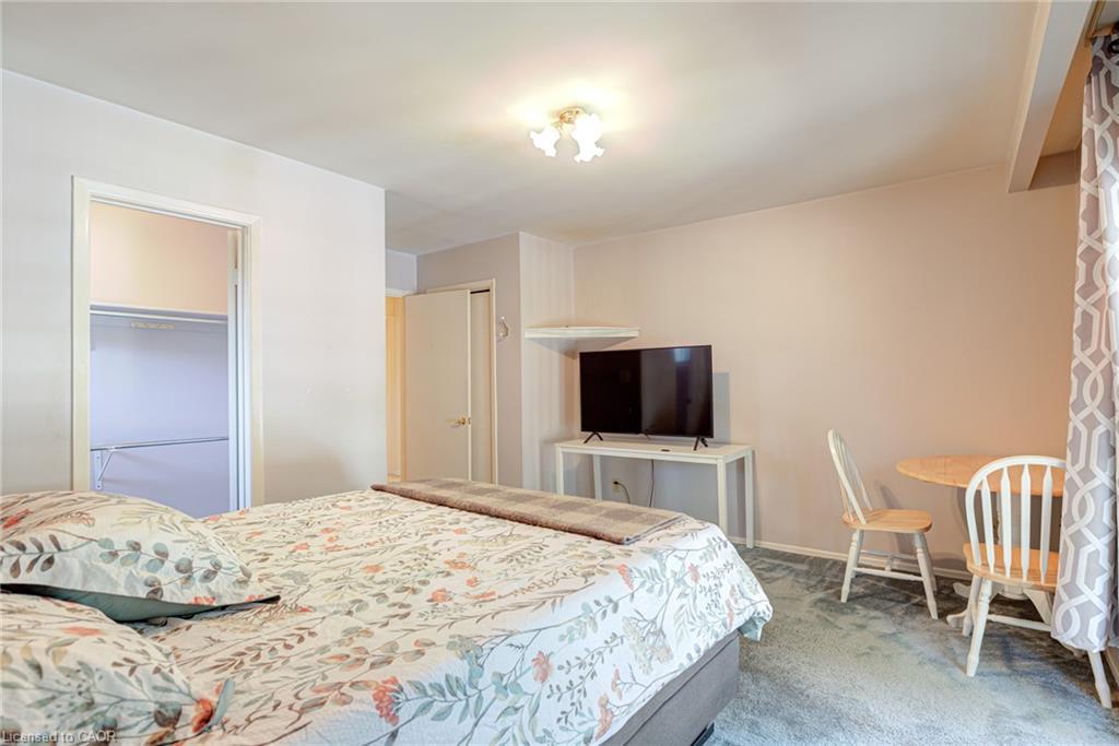 8 Bonnylyn Drive Property Photo 17