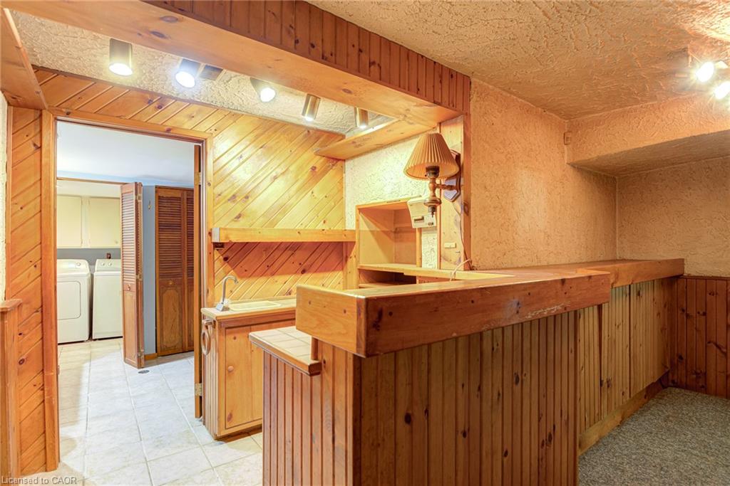 8 Bonnylyn Drive Property Photo 27
