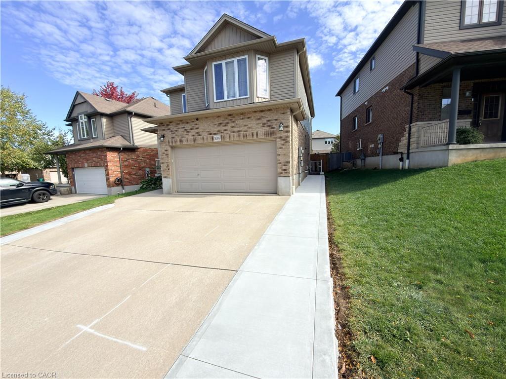 304 Westpark Crescent Property Photo 1