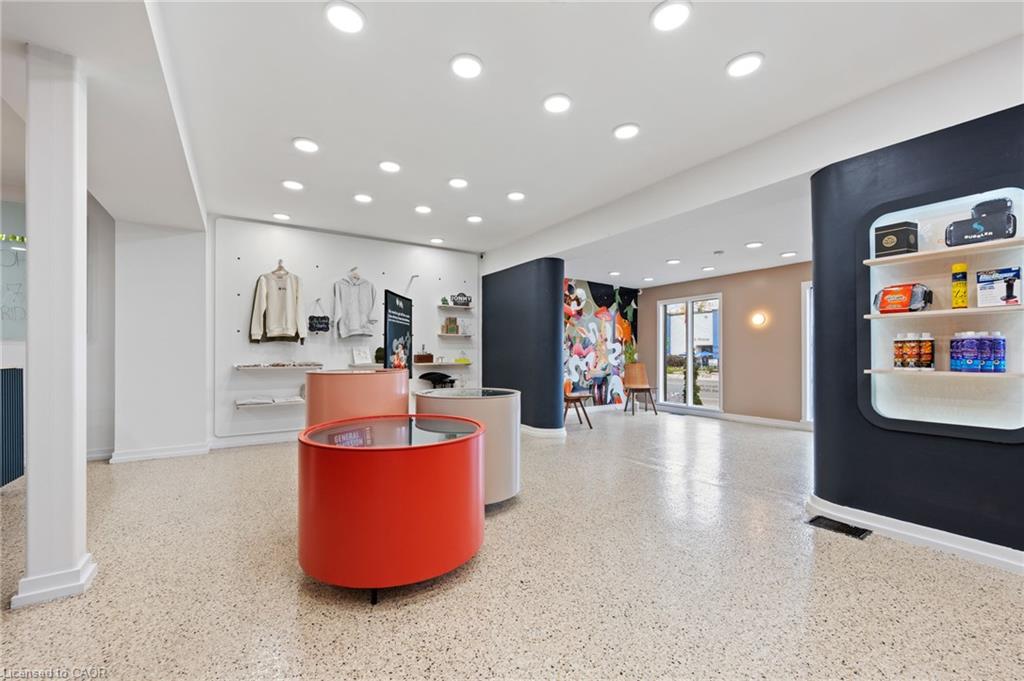 14 Caithness Street E Property Photo 5