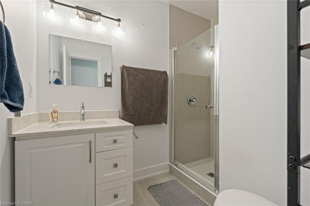14 Caithness Street E Property Photo 11