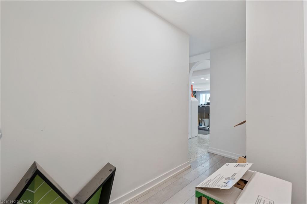 14 Caithness Street E Property Photo 18