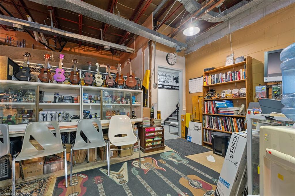 14 Caithness Street E Property Photo 20