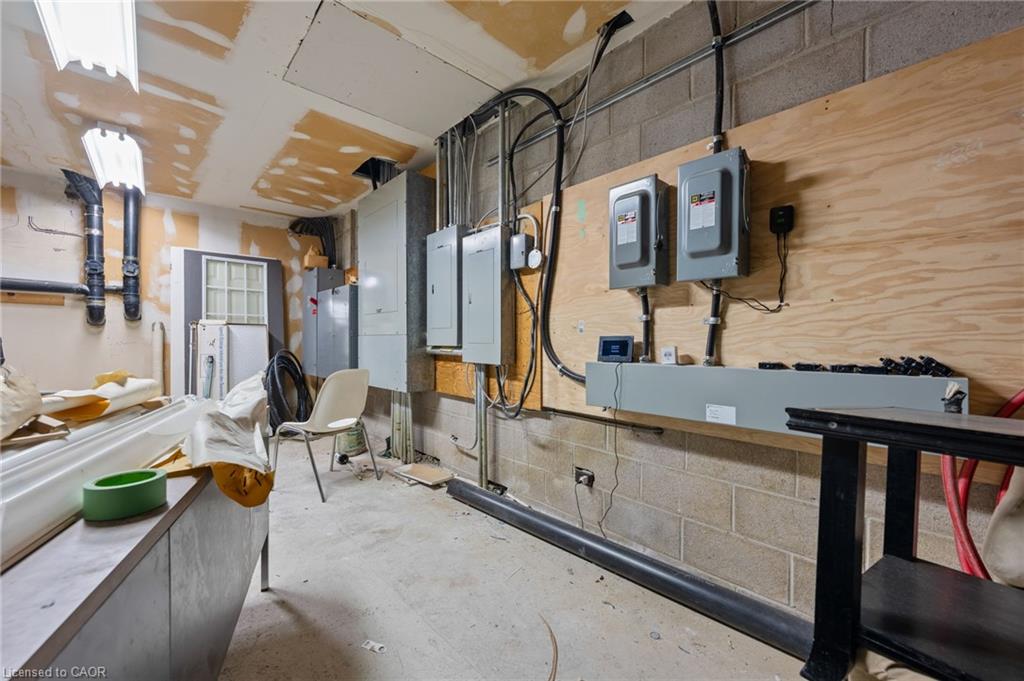 14 Caithness Street E Property Photo 26