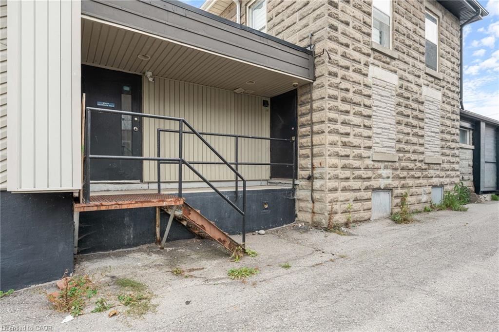 14 Caithness Street E Property Photo 28