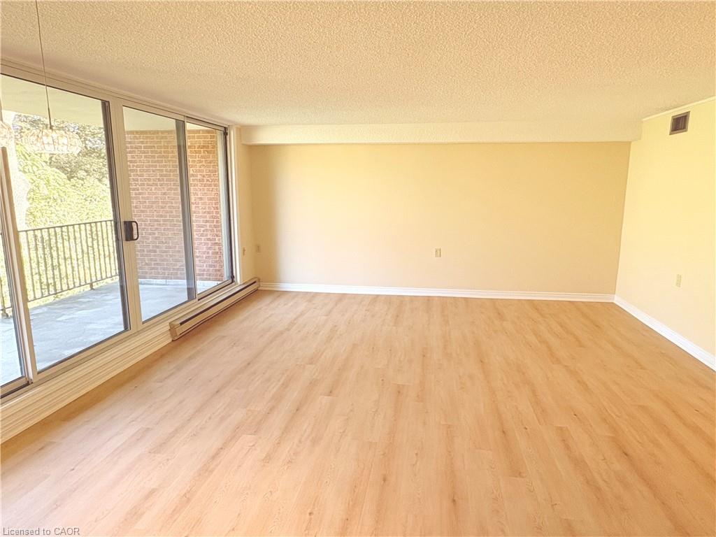 304-150 Wilson Street W Property Photo 3