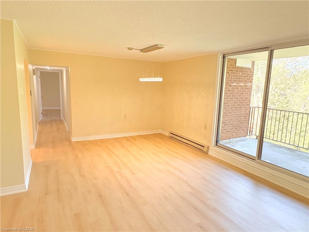 304-150 Wilson Street W Property Photo 4
