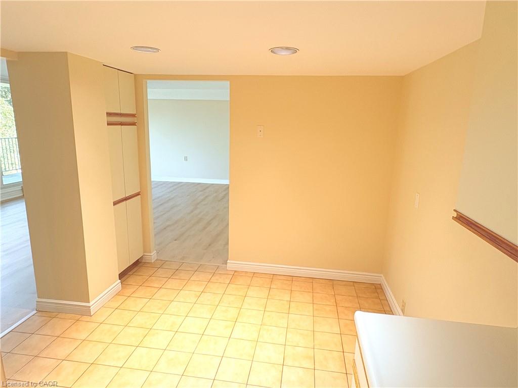 304-150 Wilson Street W Property Photo 6