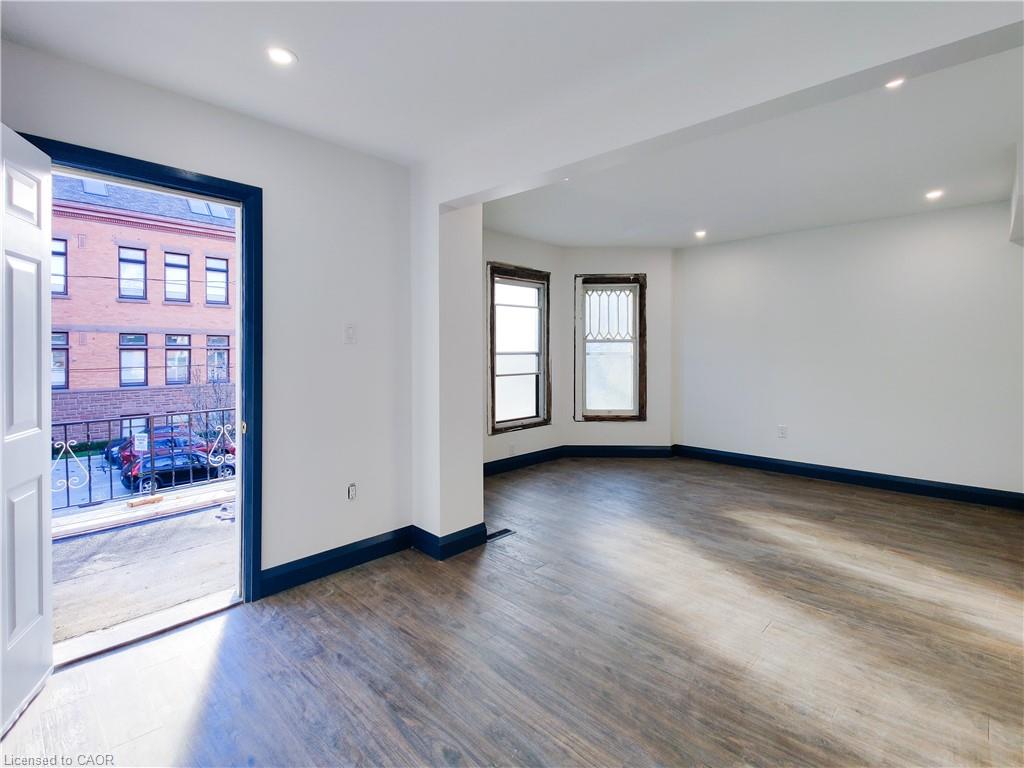 2-134 Ontario Avenue Property Photo 9