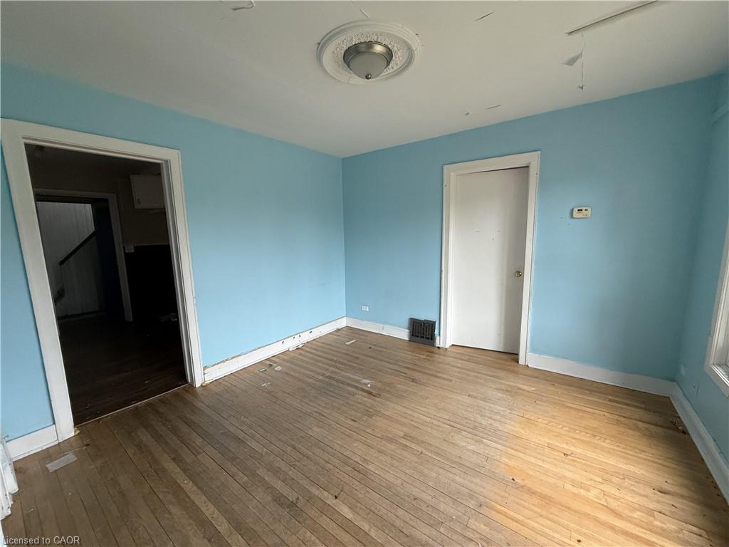 169 Huron Street Property Photo 8