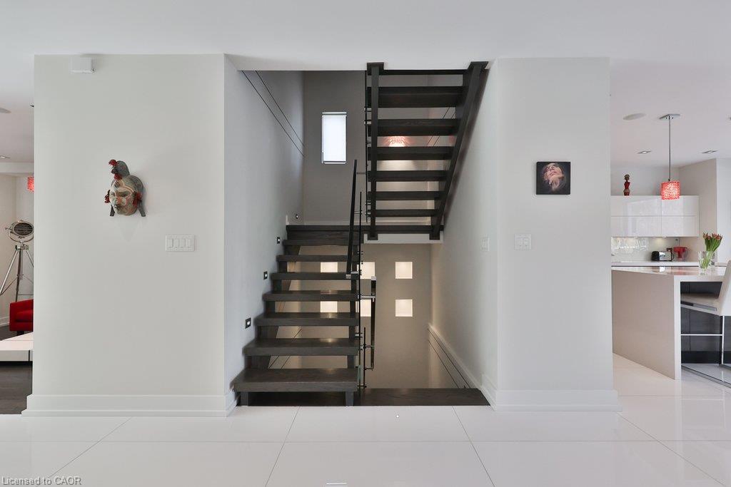 647 Montbeck Crescent Property Photo 16