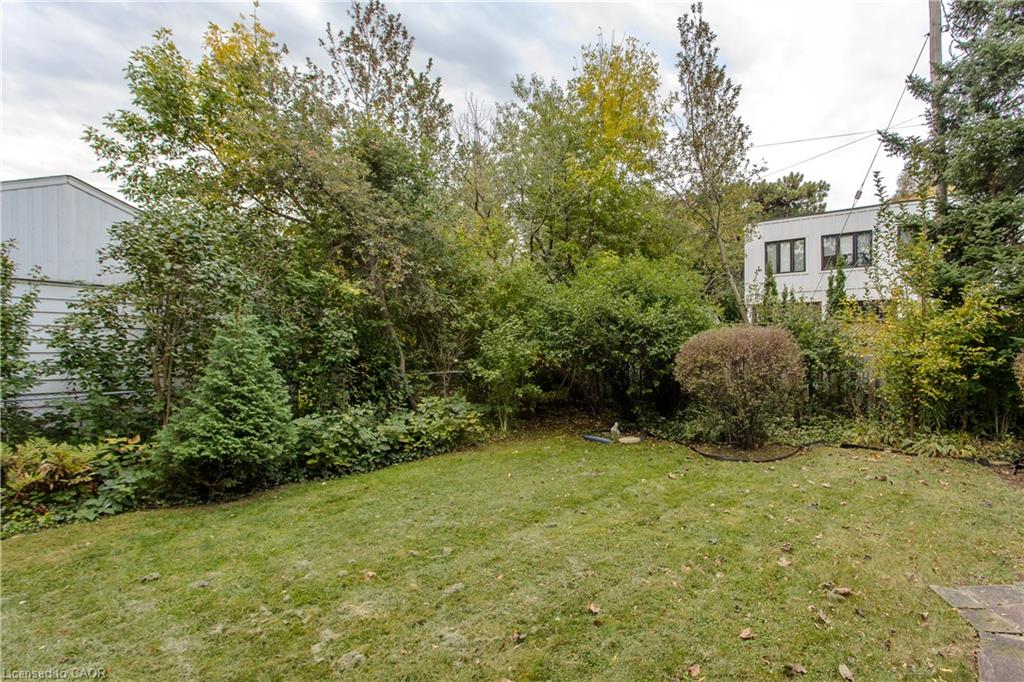 2104 Emerald Crescent Property Photo 6