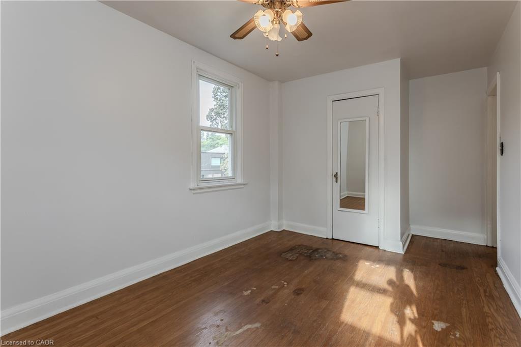 2104 Emerald Crescent Property Photo 22