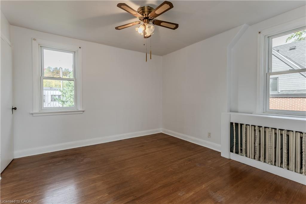 2104 Emerald Crescent Property Photo 23