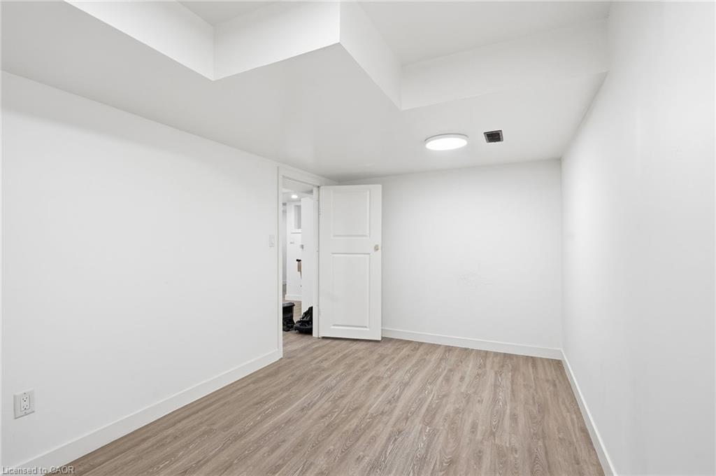 8-400 Stonehenge Drive Property Photo 32