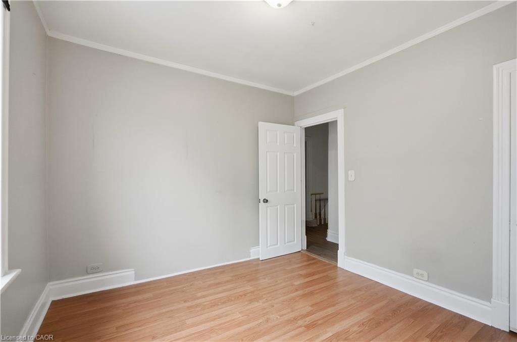 418 Main Street W Property Photo 34