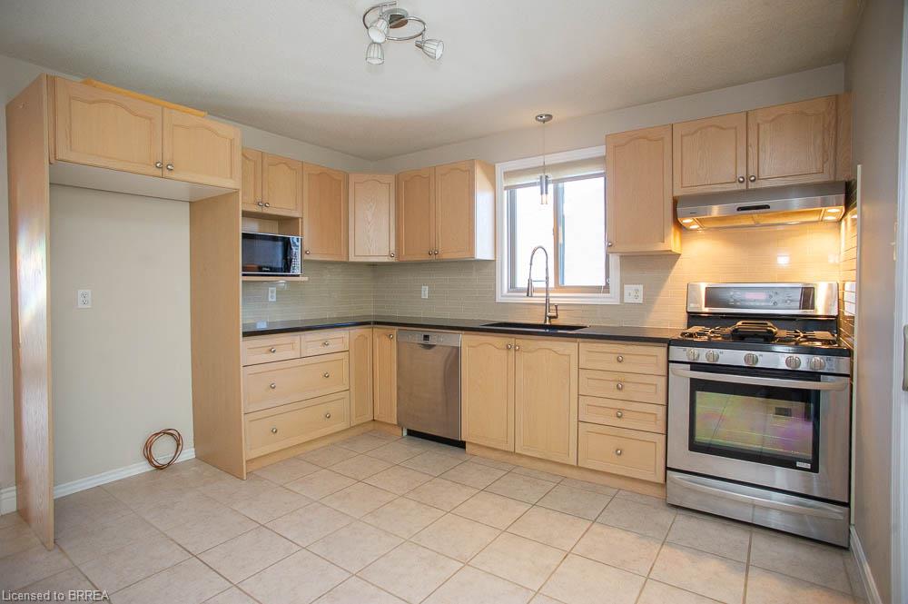 16 Bradbury Crescent Property Photo 10