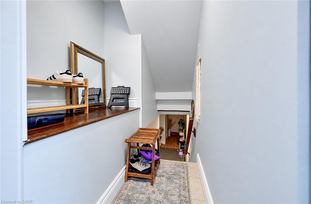 38 Highland Road W Property Photo 4