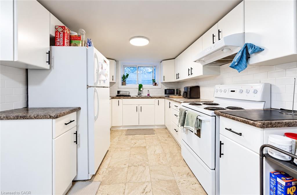 38 Highland Road W Property Photo 6