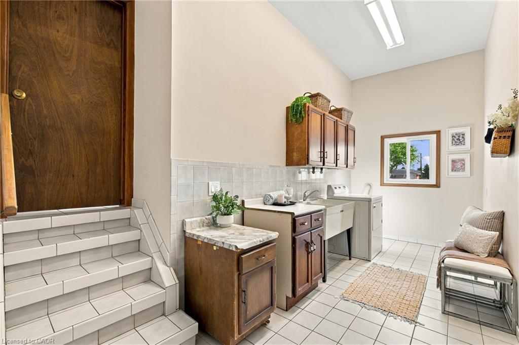 79 Oakland Drive Property Photo 4