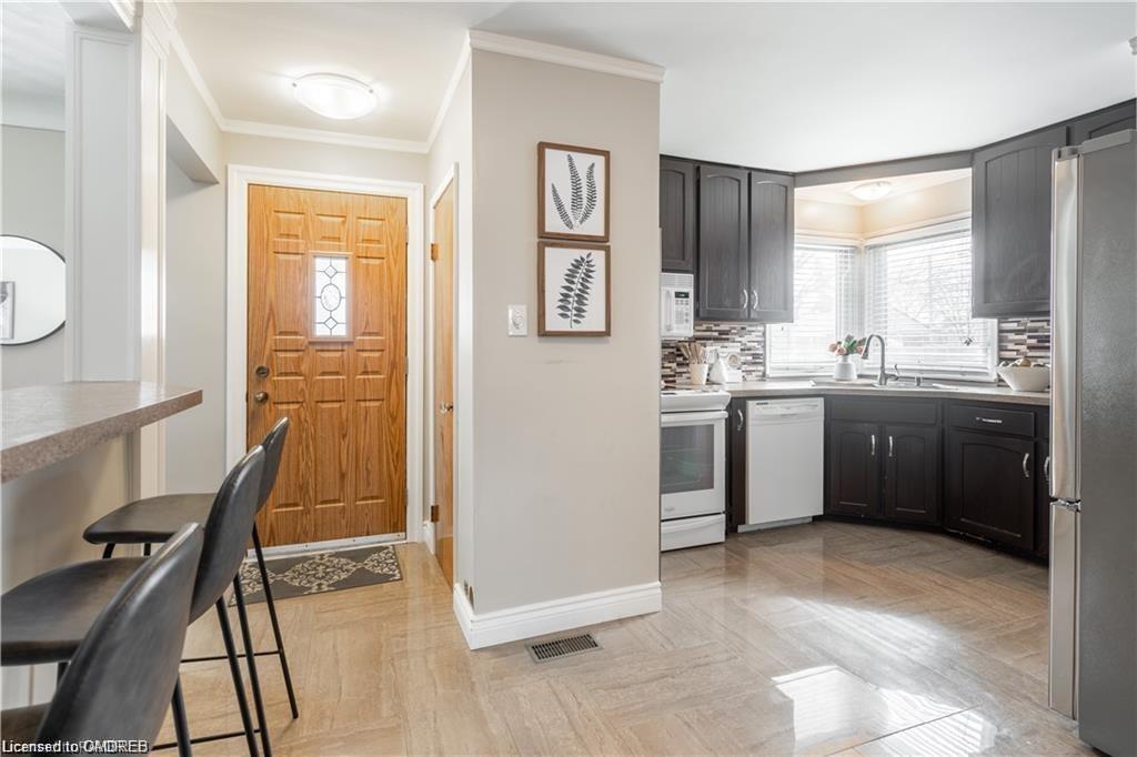 22 Fernwood Crescent Property Photo 9
