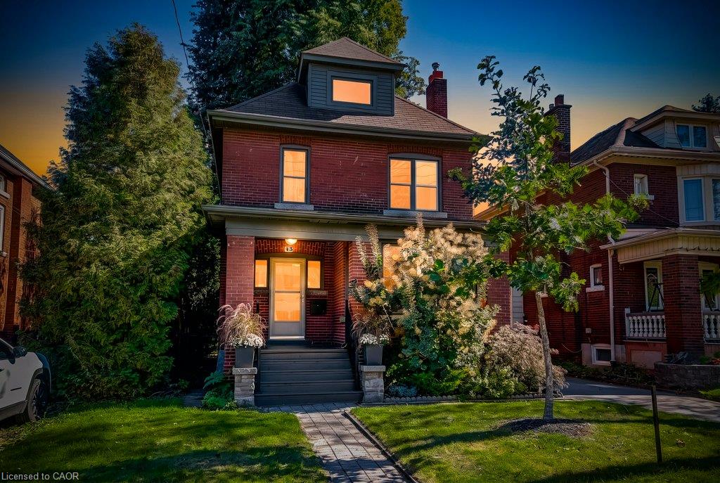 43 Rosslyn Avenue S Property Photo 1