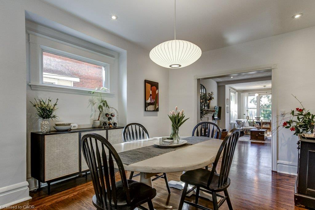43 Rosslyn Avenue S Property Photo 14