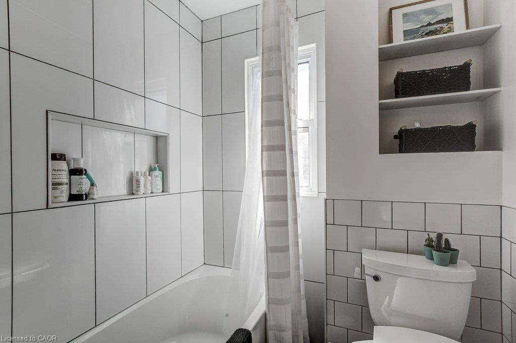43 Rosslyn Avenue S Property Photo 29