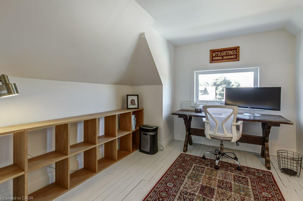 43 Rosslyn Avenue S Property Photo 34