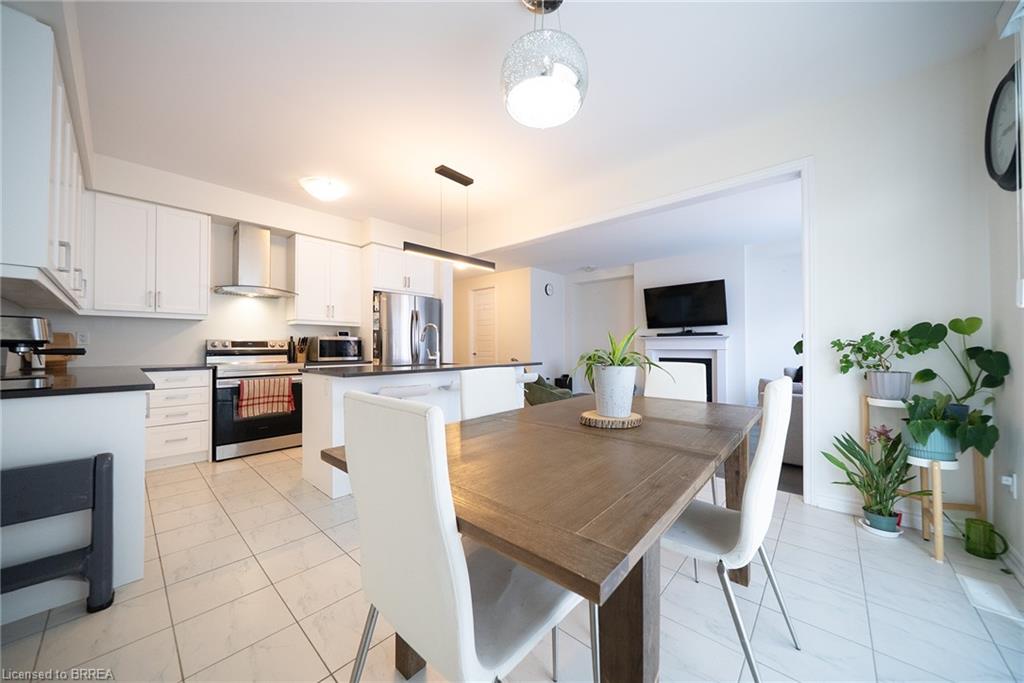 64 Holder Drive Property Photo 11