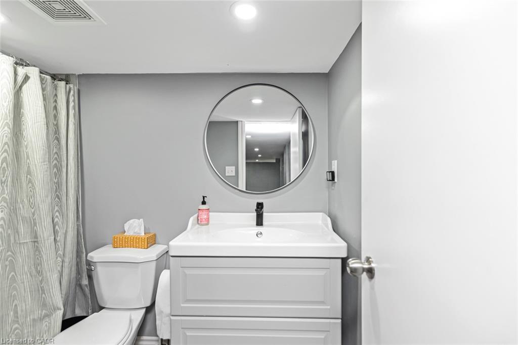 29 Wexford Avenue N Property Photo 28