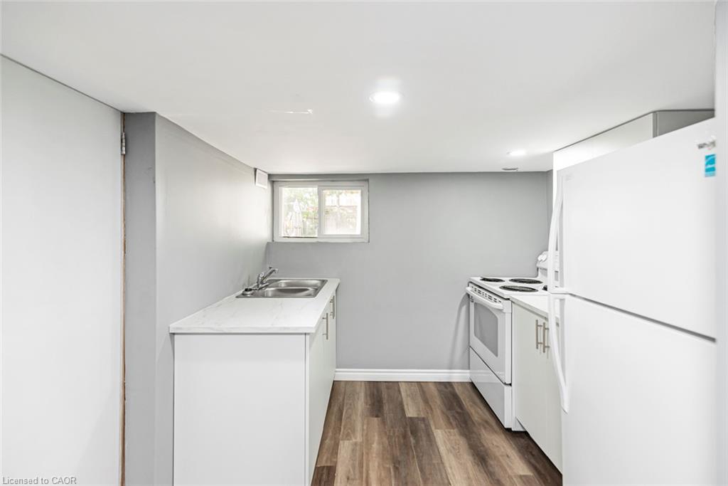 29 Wexford Avenue N Property Photo 31