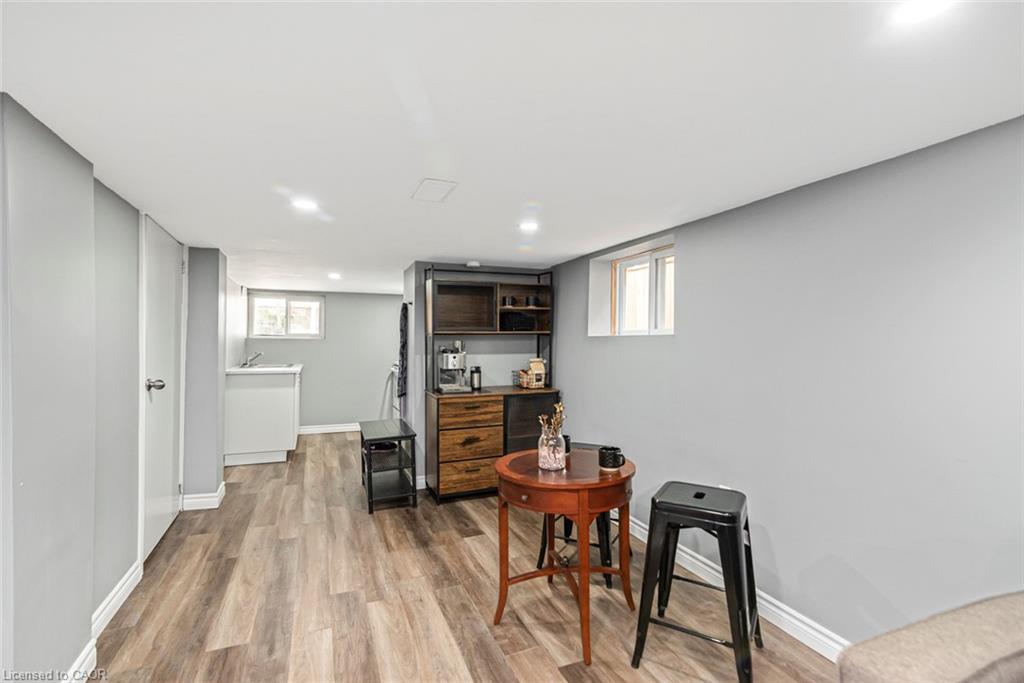 29 Wexford Avenue N Property Photo 35