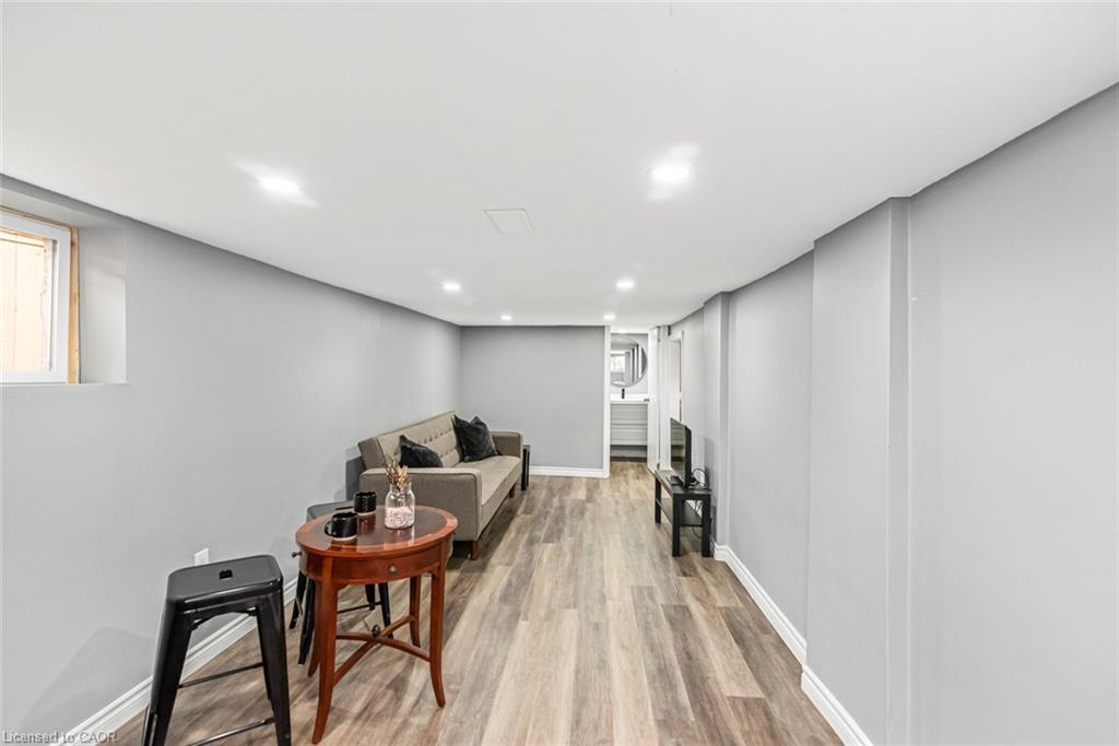 29 Wexford Avenue N Property Photo 36